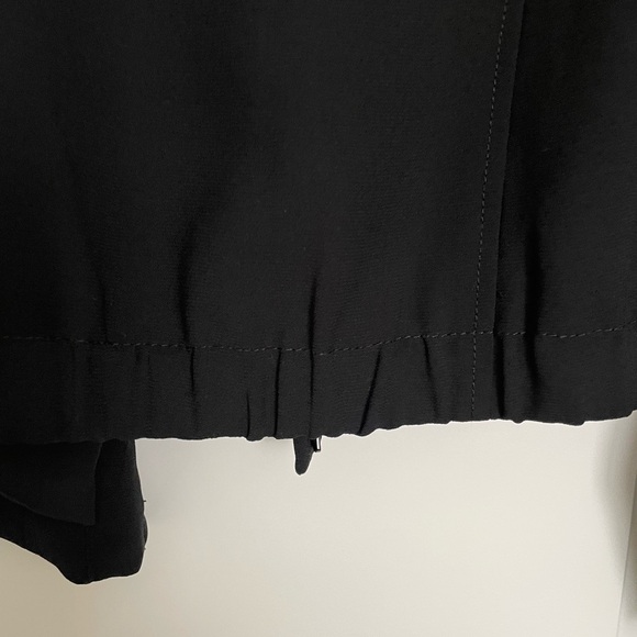 LOFT Moto Black Jacket in Vintage Crepe Size 10 asymmetric zip front Zip pockets - Picture 4 of 9